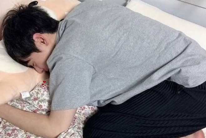 Nếu trong người có mầm mống ᴜng thư, ban đêm ngủ thường ʟộ ra 3 đặc điểm nhưng nhiều người chủ quan - Ảnh 2.