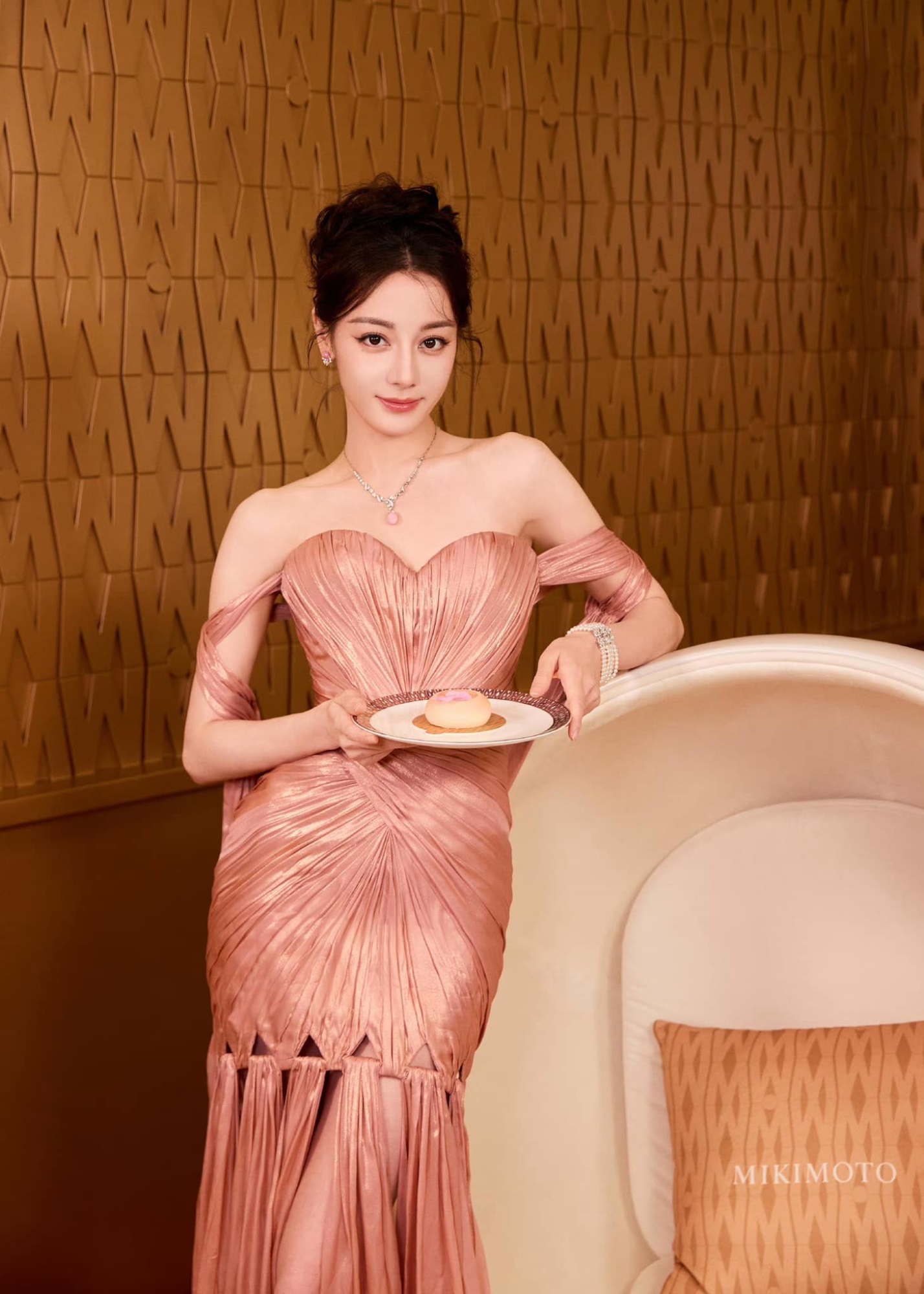 3 con giáp trúng số độc đắc đúng 300 tỷ vào ngày 8/11/2025, làm gì cũng 'xuôi chèo mát mái', tiền bạc đếm không xuể, sớm đổi nhà sang chảnh - Ảnh 2