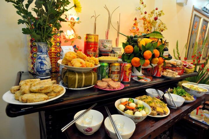 Đèn nến sáng ổn định là dấu hiệu phúc khí