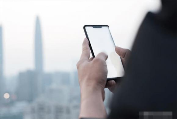 sử dụng ᵭiện thoại