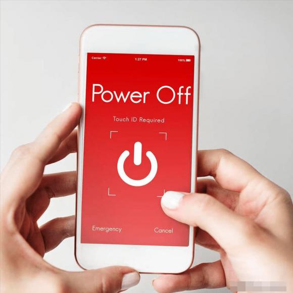 sử dụng ᵭiện thoại