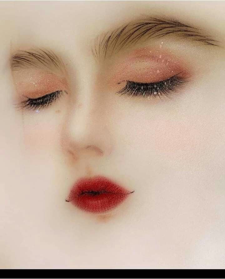 Lông mày rõ nét không quá thưa là người biết quản lý tài chính, năm 2026 rất cần đặc điểm này